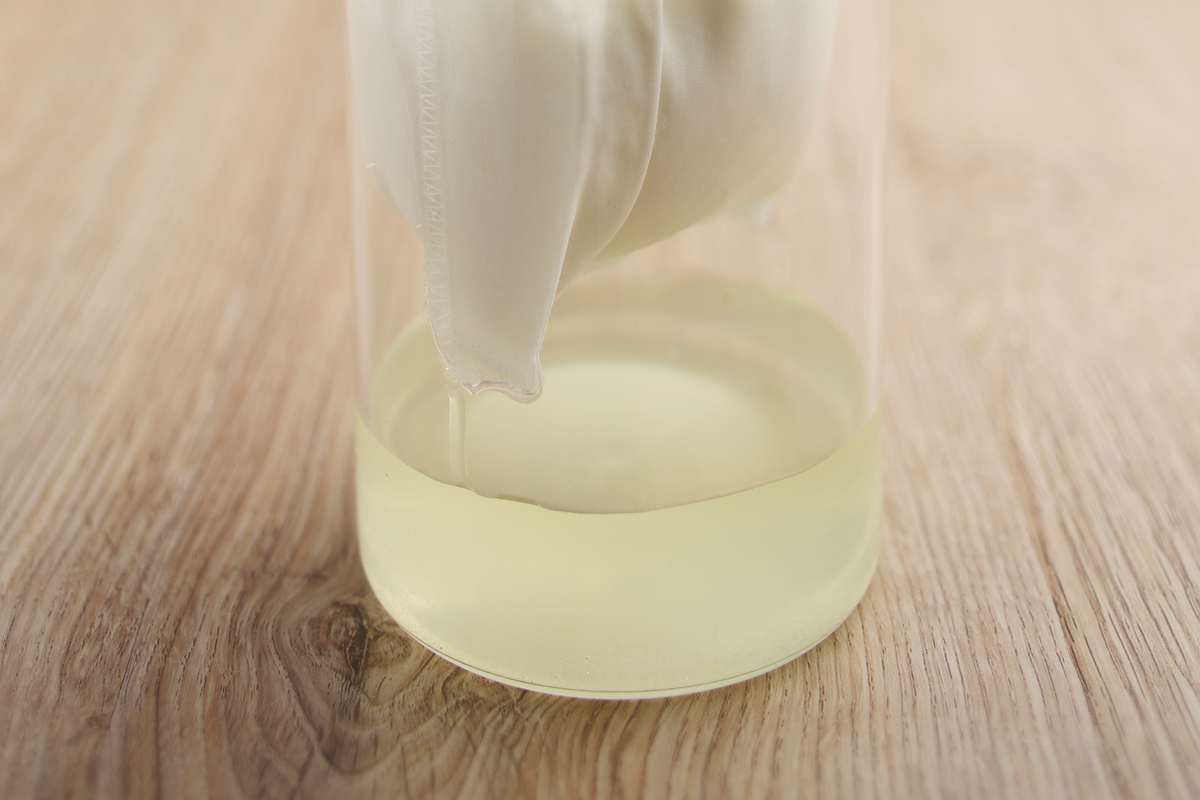 乳清會慢慢被過濾出來 乳清會慢慢被過濾出來